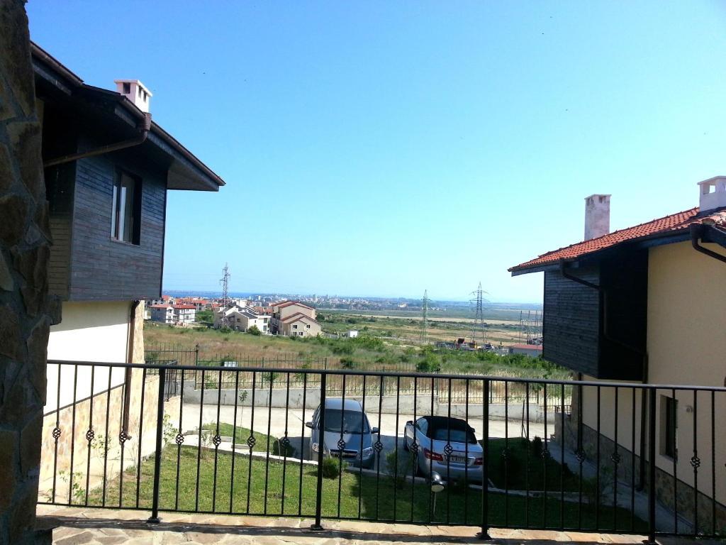 Menada Sunny Hill Villa Kosharitsa ภายนอก รูปภาพ