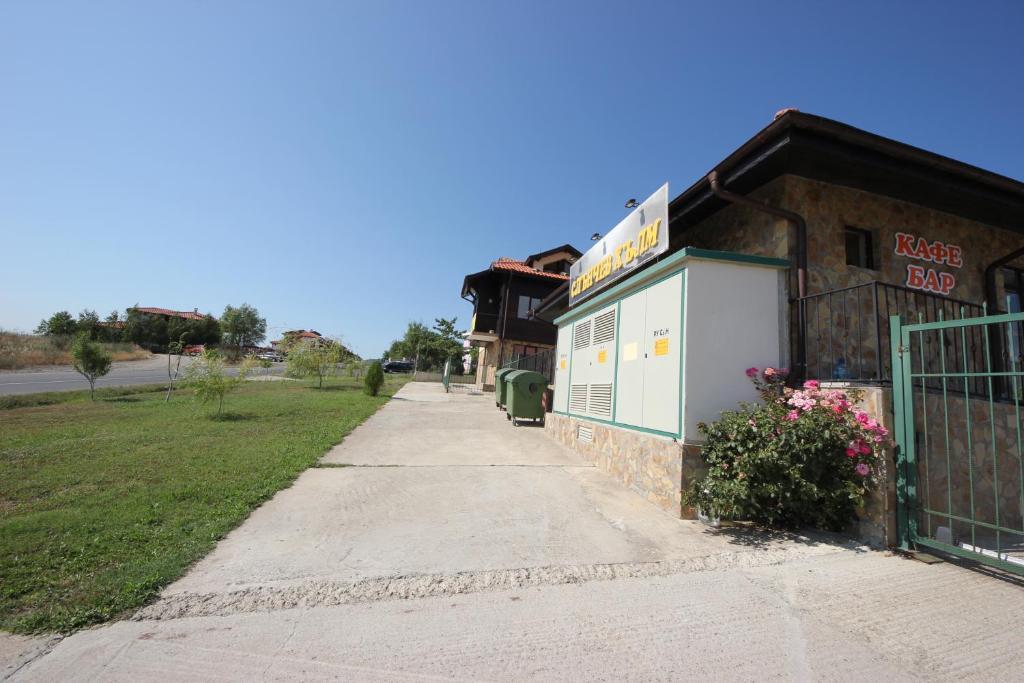 Menada Sunny Hill Villa Kosharitsa ภายนอก รูปภาพ