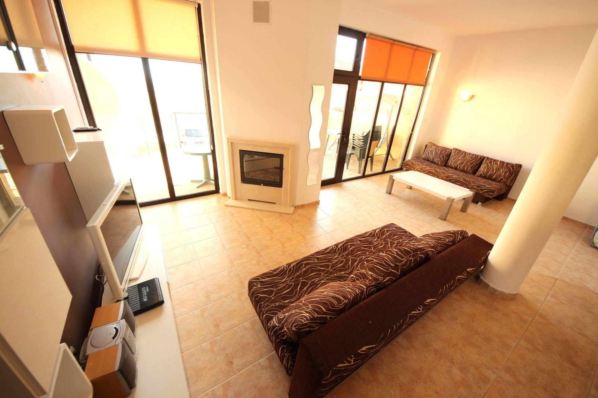 Menada Sunny Hill Villa Kosharitsa ภายนอก รูปภาพ