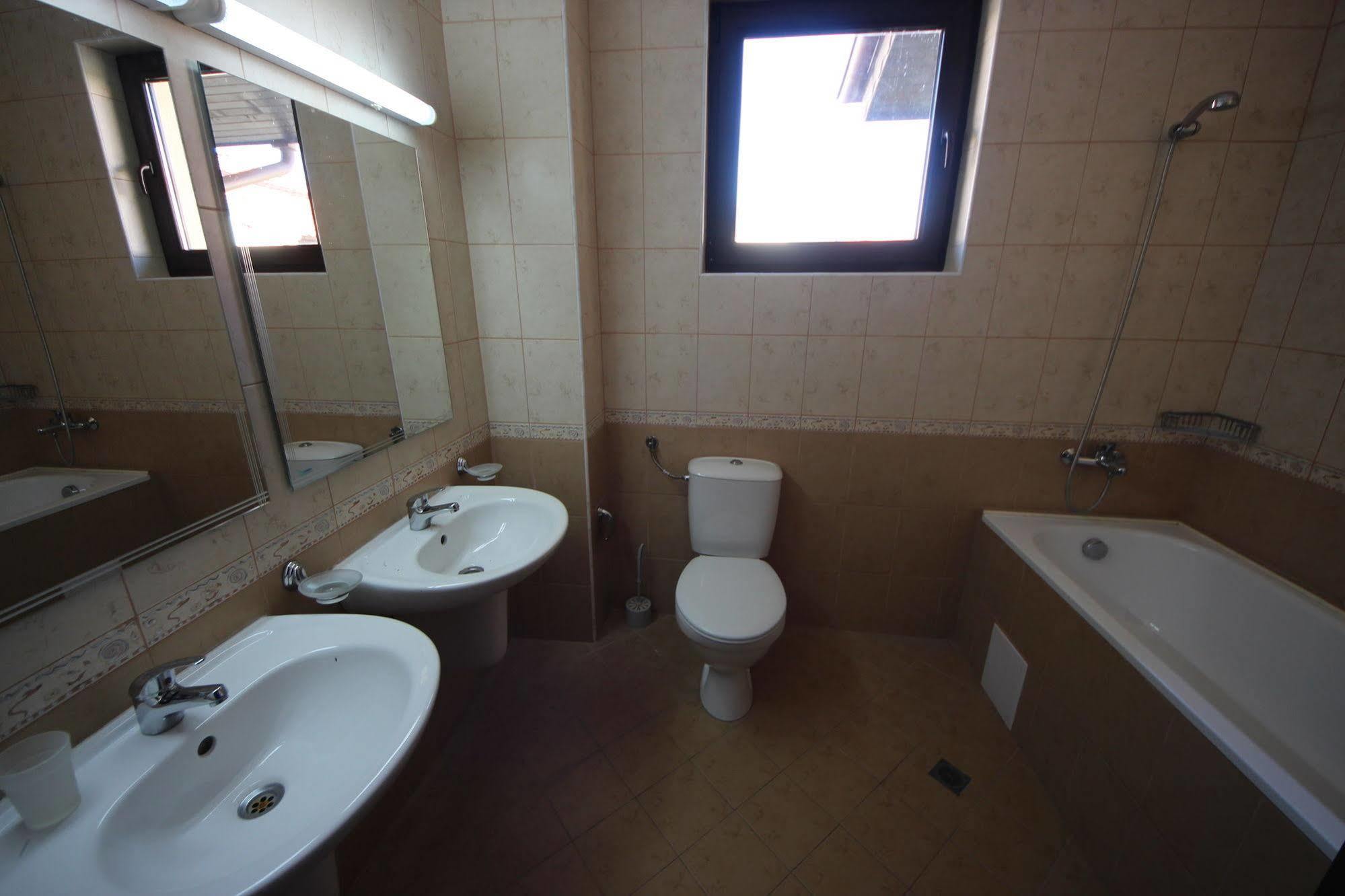 Menada Sunny Hill Villa Kosharitsa ภายนอก รูปภาพ