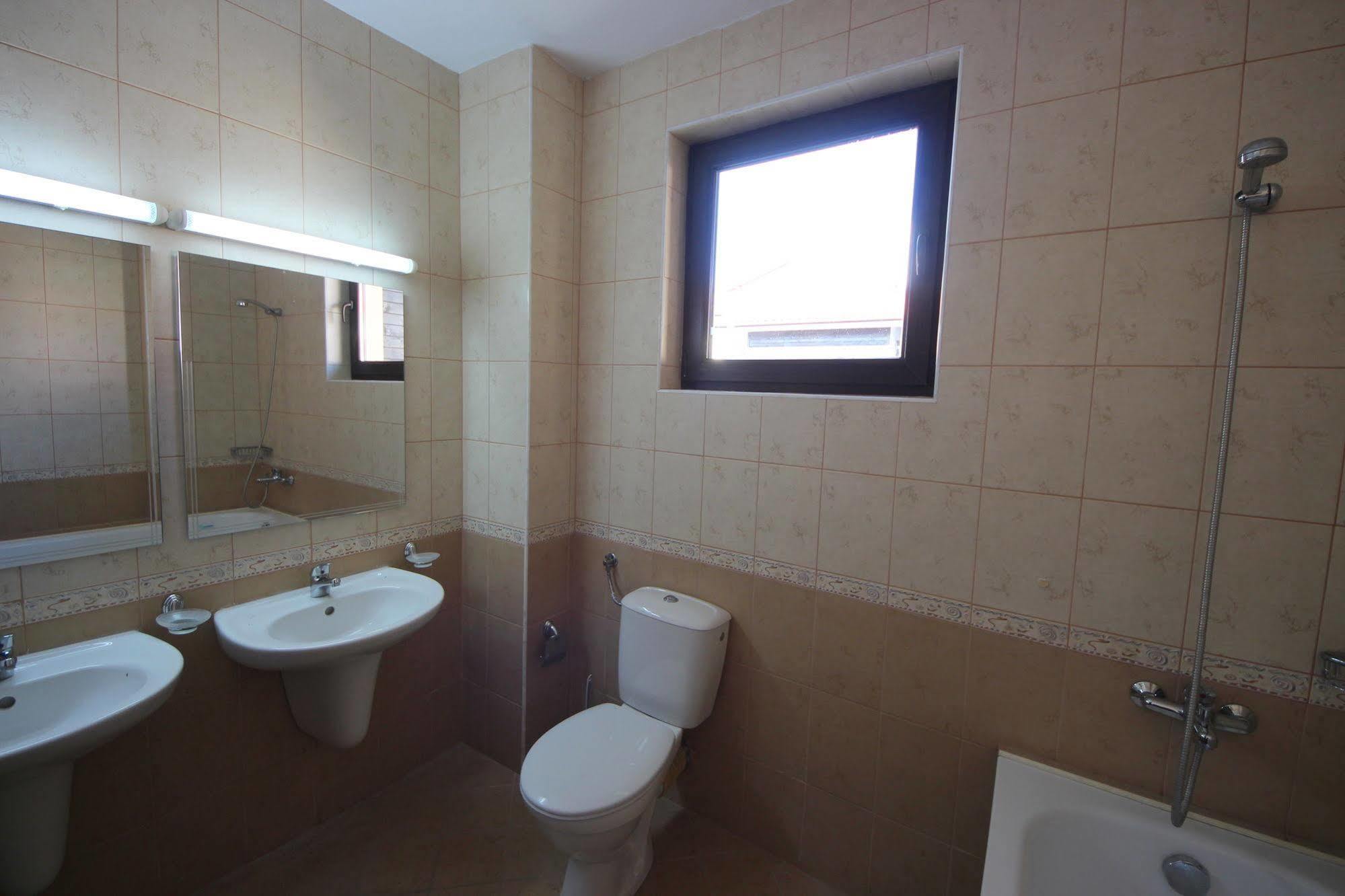 Menada Sunny Hill Villa Kosharitsa ภายนอก รูปภาพ